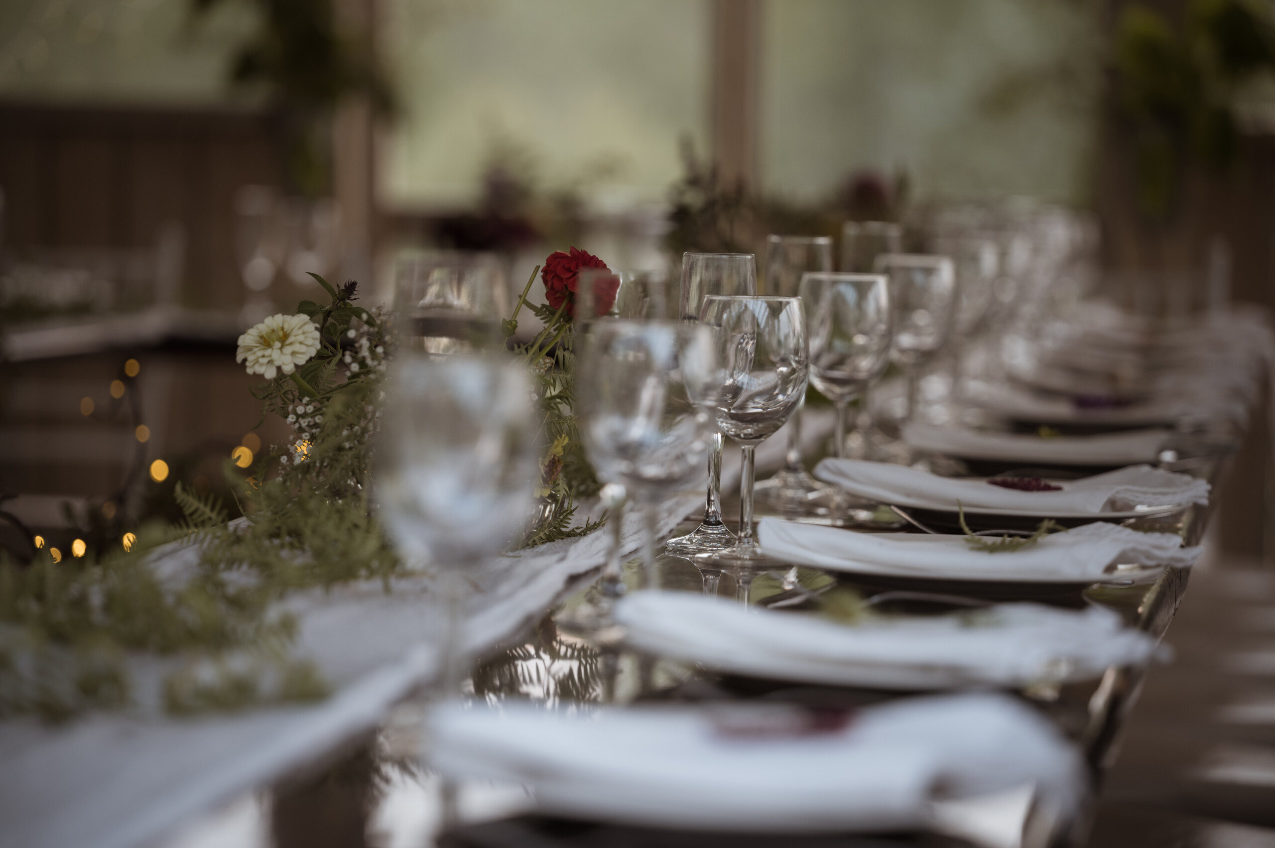 A sustainably decorated wedding reception table at Tin Poppy Retreat.
