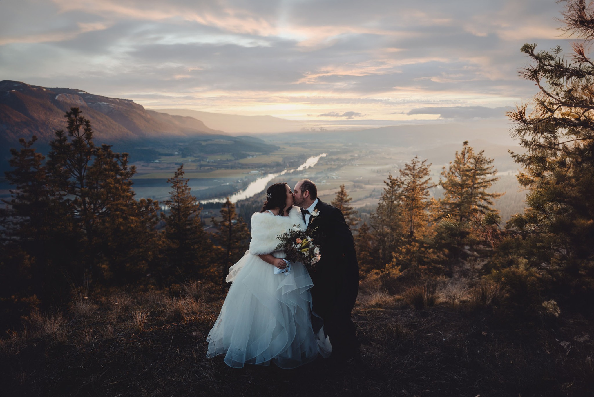 Tin-poppy-wedding-veiws A bride and groom overlooking the beautiful North Okanagan valley at Tin Poppy Retreat.