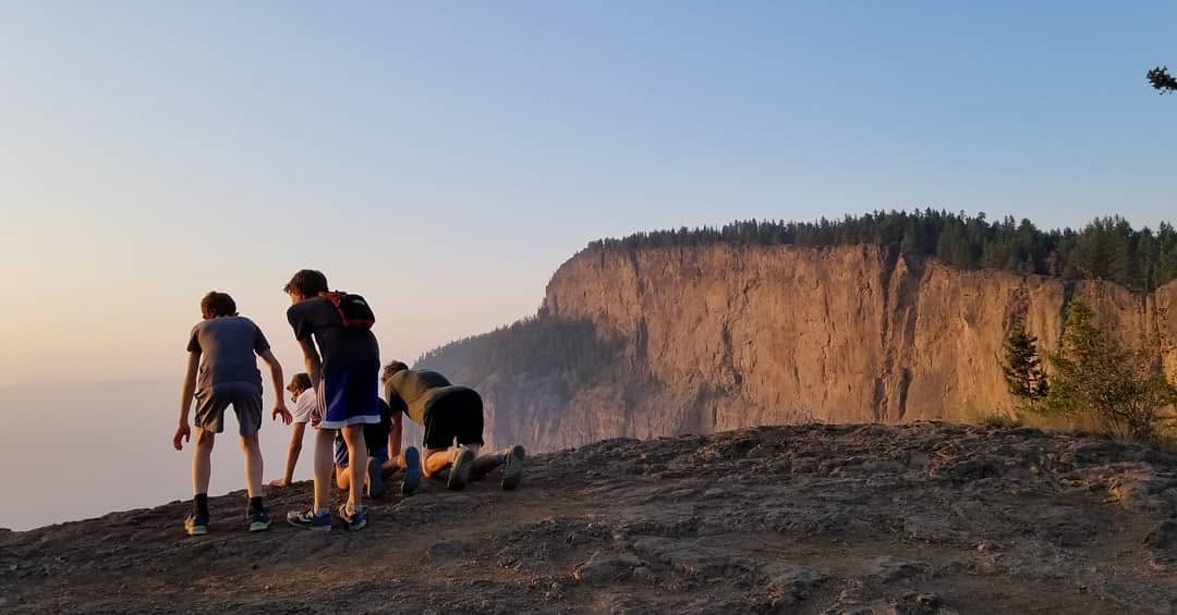 Hiking En derby Cliffs in the Fall.